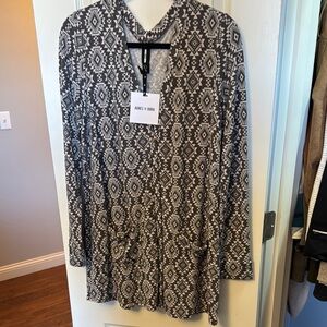 Agnes & Dora White and Gray Graphic Cardigan